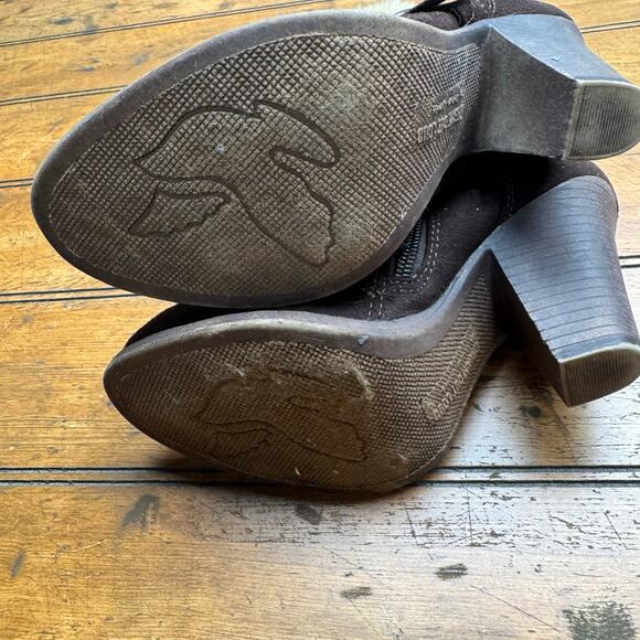 Dream Out Loud by Selena Gomez furry boots‎ heels - Picture 5 of 8